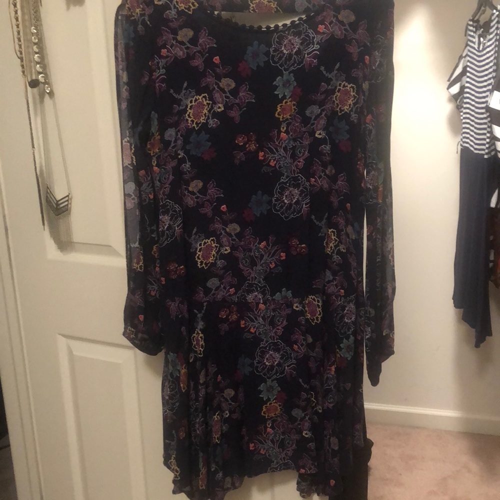 Flower dress with open sleeves